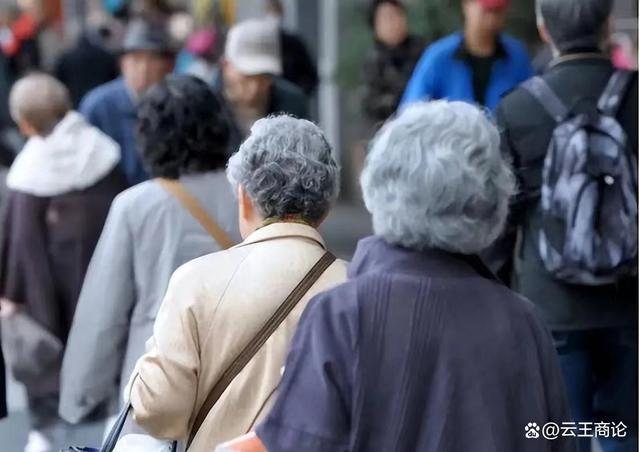 「延迟退休」改成「工龄退休」,老百姓都很赞同,原因很简单