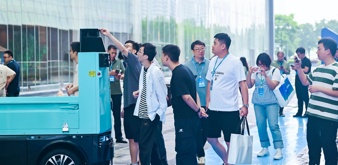 无人物流车也「卷」，单车价格打到了三万多｜钛度车库