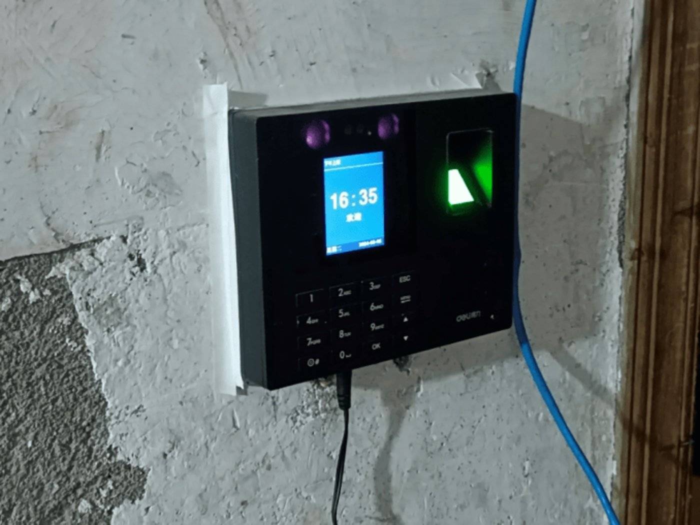 县城里的女人，在服装加工厂里改变命运