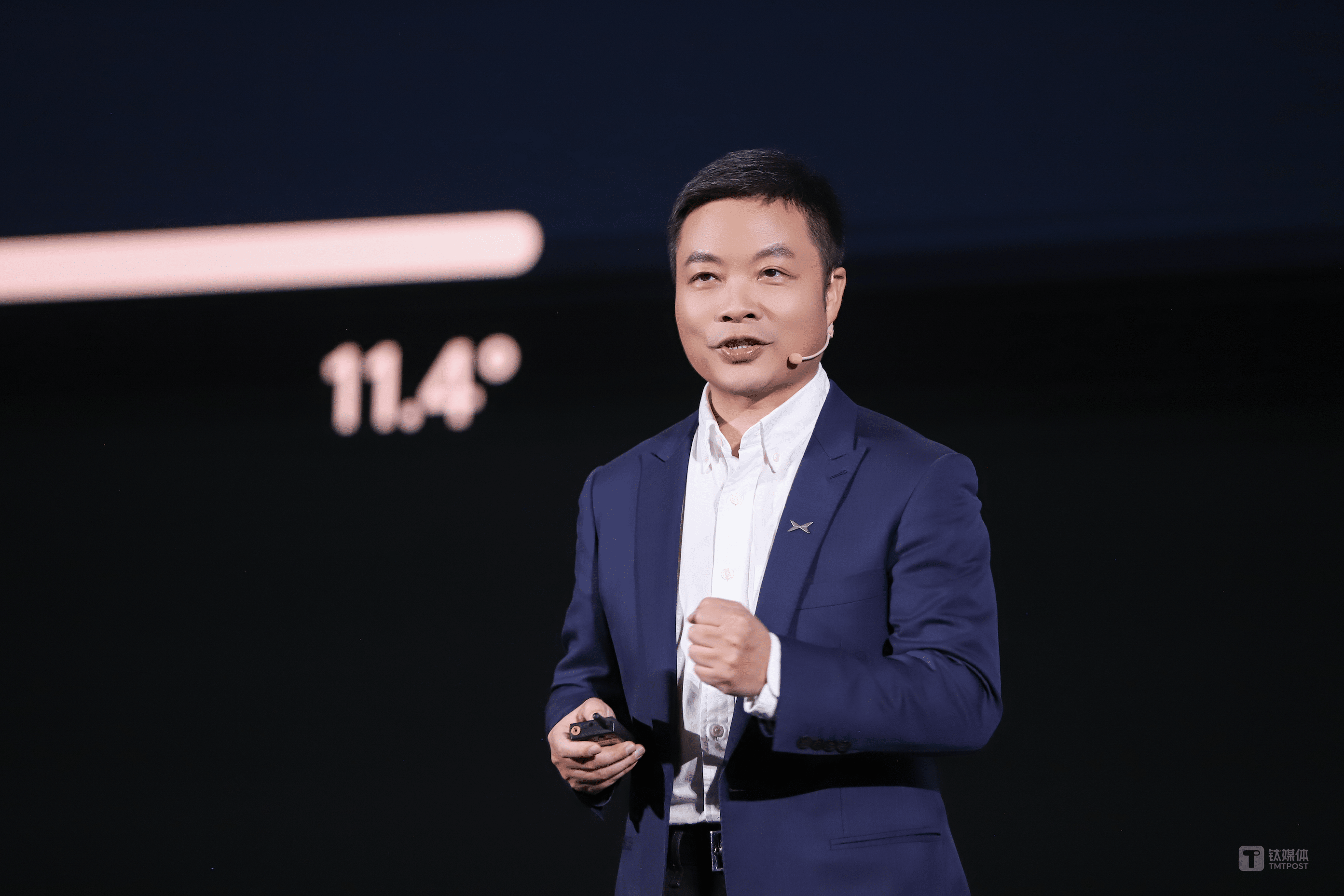 在悬崖边上奔跑，小鹏需要更多胜利