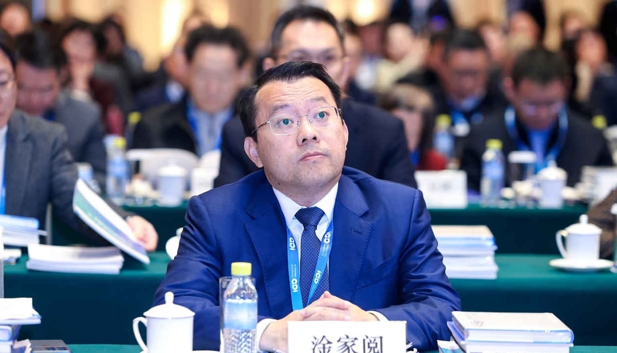 直击百人会论坛 | 吉利汽车集团CEO淦家阅：燃油车仍是市场重要组成部分，未来将坚持多元化战略