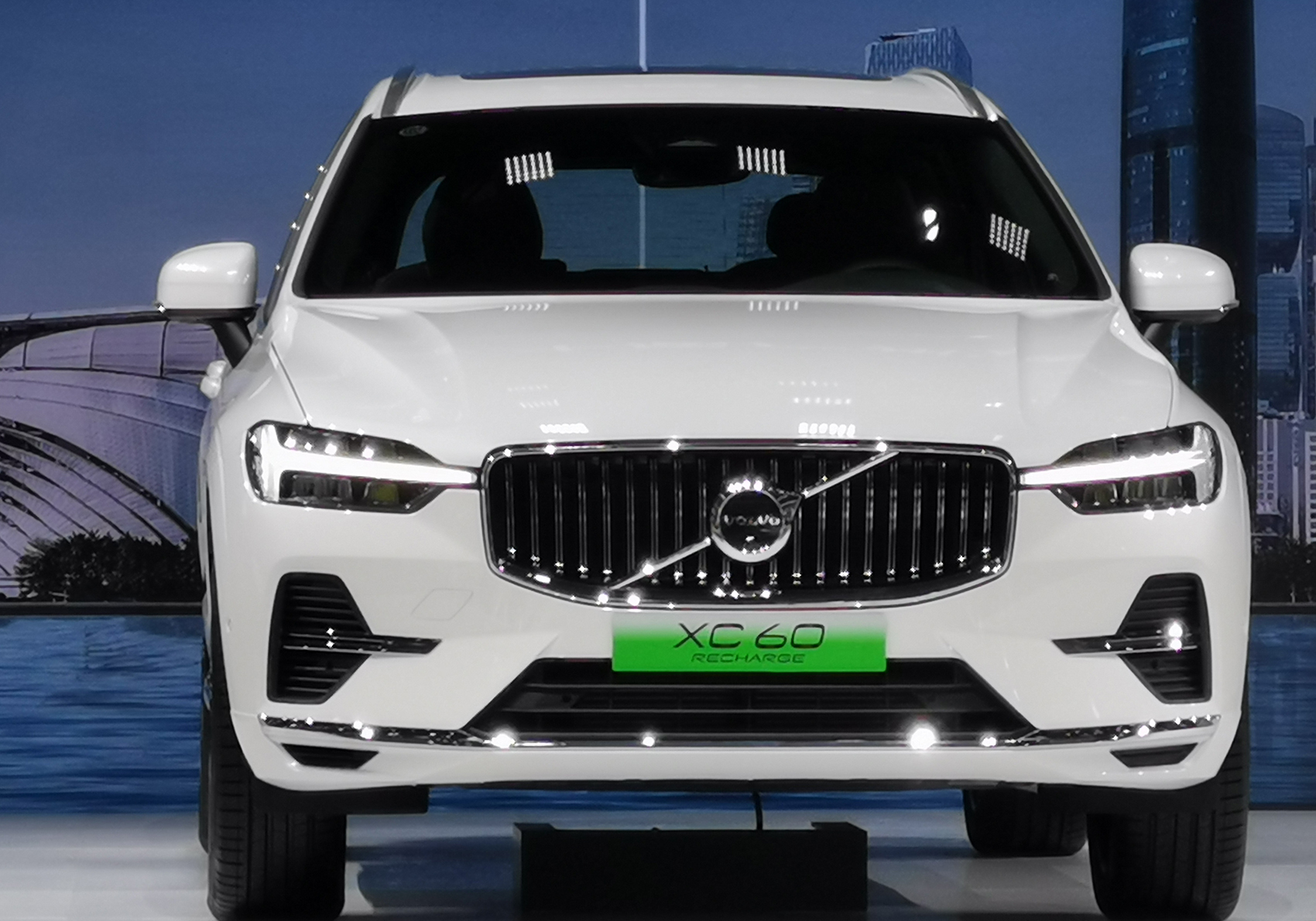 担任CEO兼总裁！萨缪尔森「重掌」沃尔沃，公司今年将发布7款新车