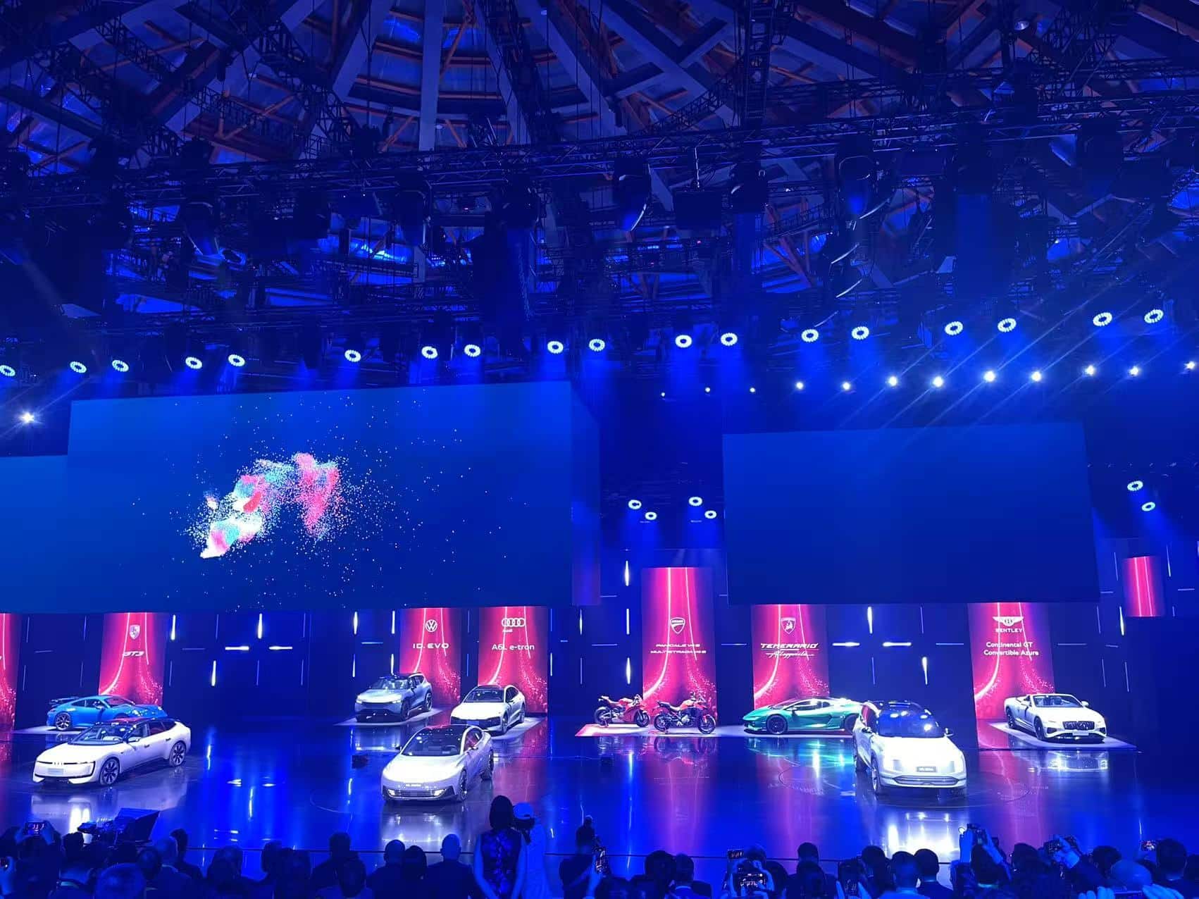 车展速递 | 上海车展全球首秀五款新车型！大众汽车集团正式进入「交付模式」  奥博穆：正全力打造会思考的汽车