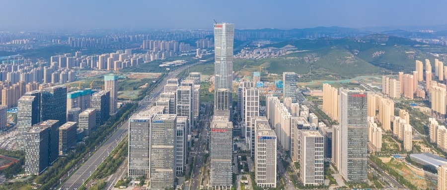 三连降，北方经济大省需要一个「强省会」