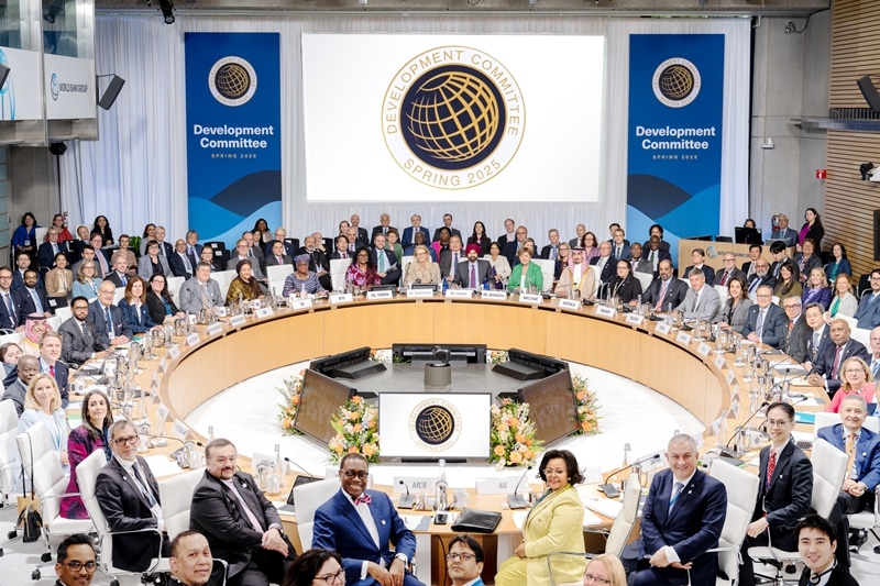 蓝佛安：中国将采取更加积极有为的宏观政策