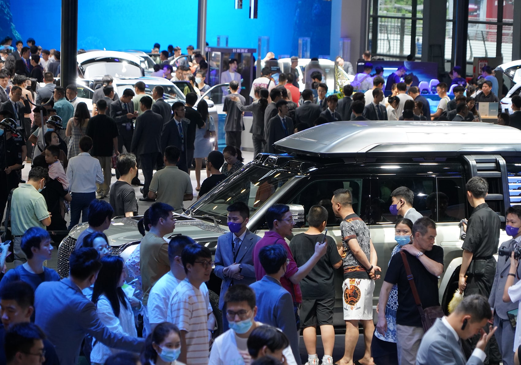 2025上海车展｜全球汽车消费看中国：展览面积超36万平方米、展商近1000家