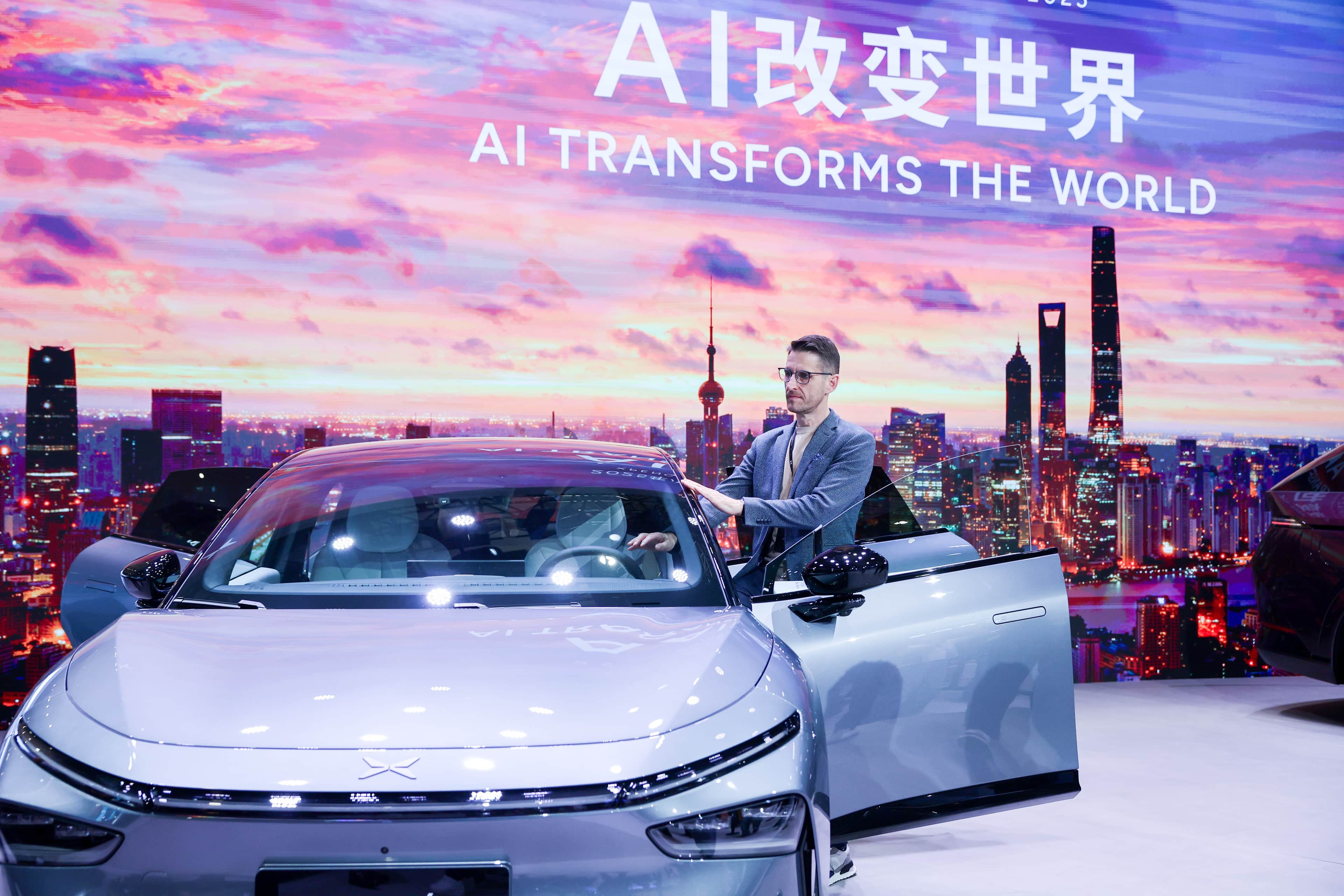 车展速递 | 小鹏P7+新版本车型上市  搭载5C超充电池和AI底盘技术