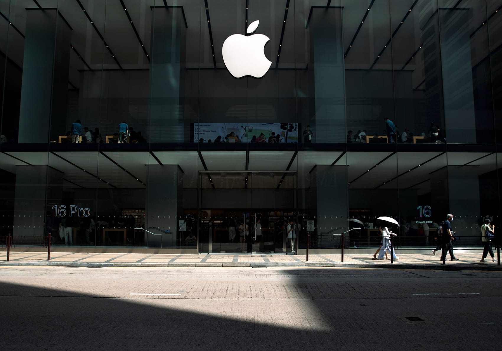 首款折叠屏iPhone,有新消息!