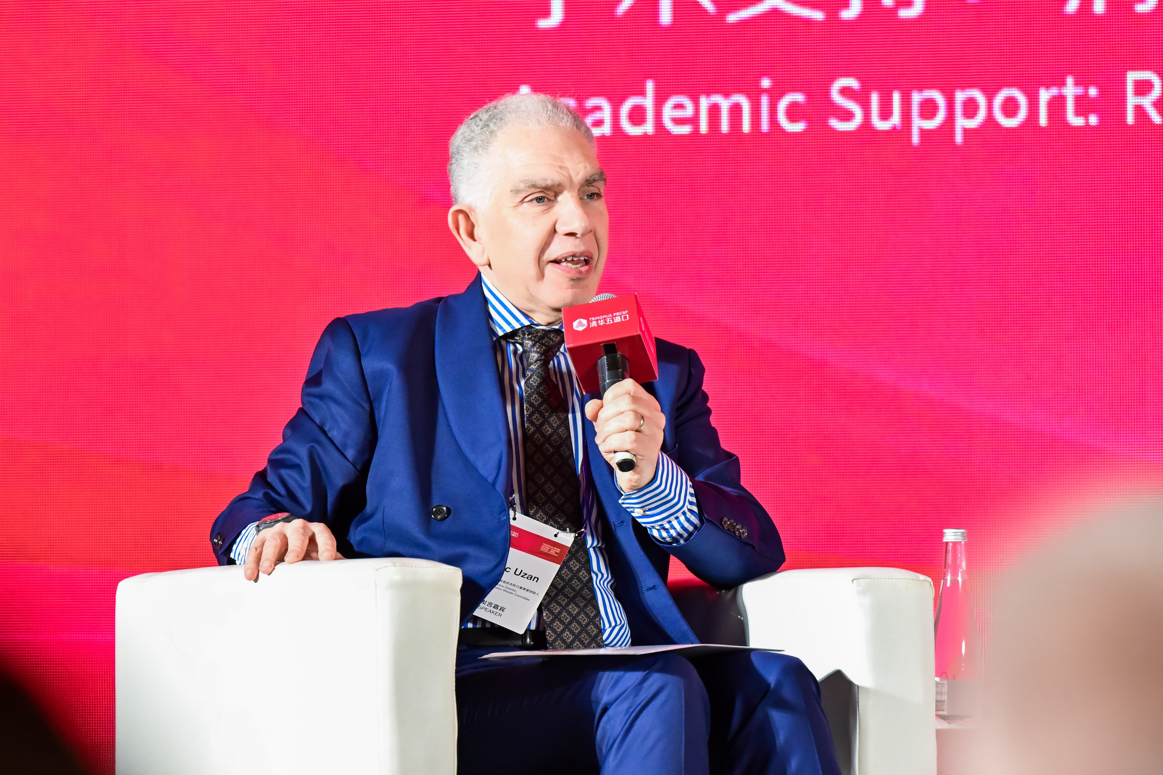 重塑布雷顿森林体系委员会执行董事马克·乌赞答每经问：当前正是重塑全球经济平衡的关键时机 中国需推动经济向内需驱动转型