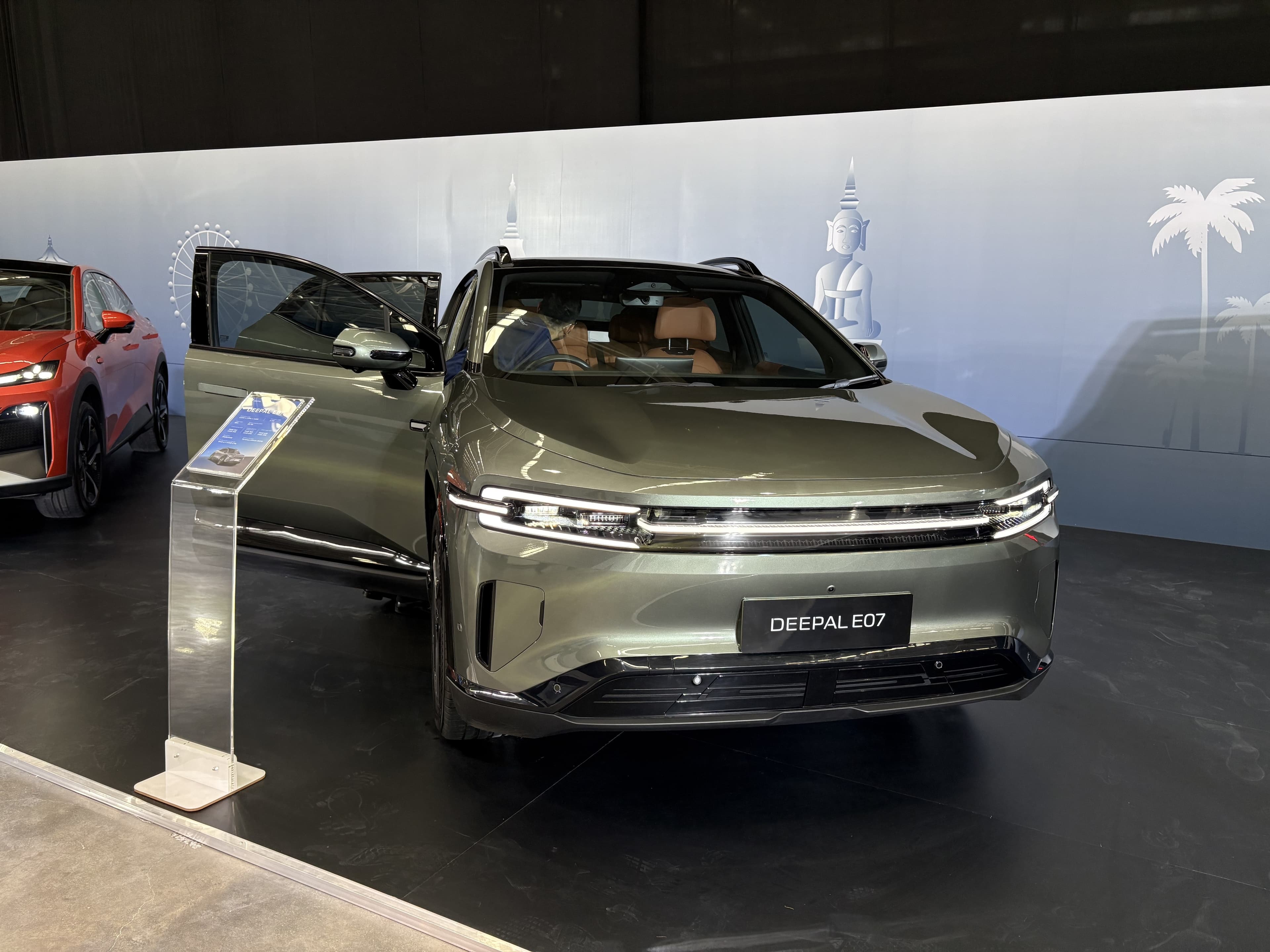 长安汽车泰国工厂投产 朱华荣：初期投产深蓝、阿维塔品牌