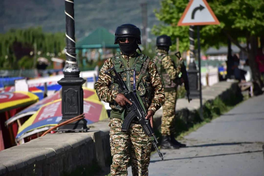 突发！巴基斯坦：击落印军无人机！印控克什米尔地区48处景点被关闭，巴防长：不会爆发核战！中方表态