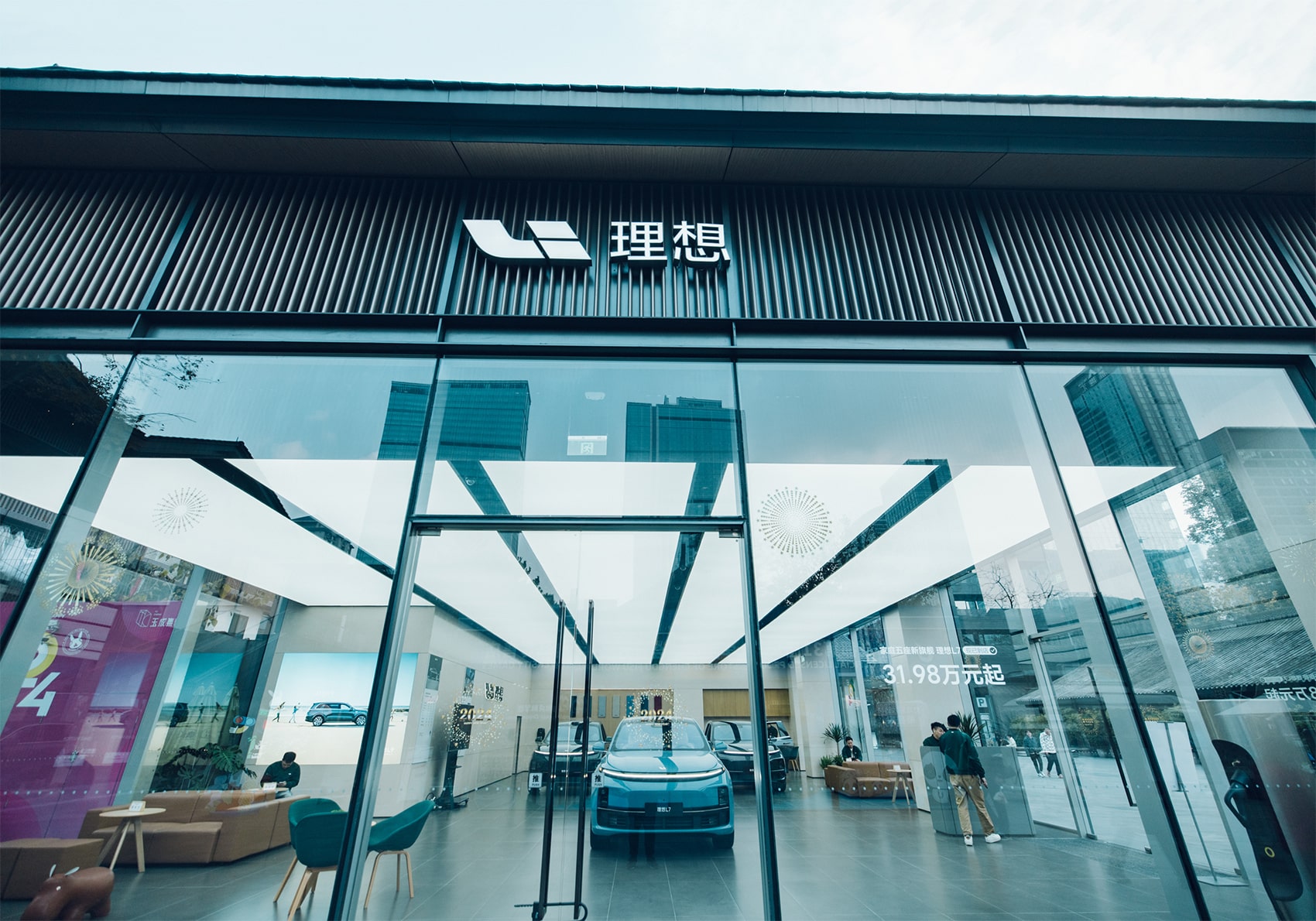 李想年薪6.39亿？官方澄清：实际薪酬为266万元！新势力高管与传统车企高管薪资结构有何不同？