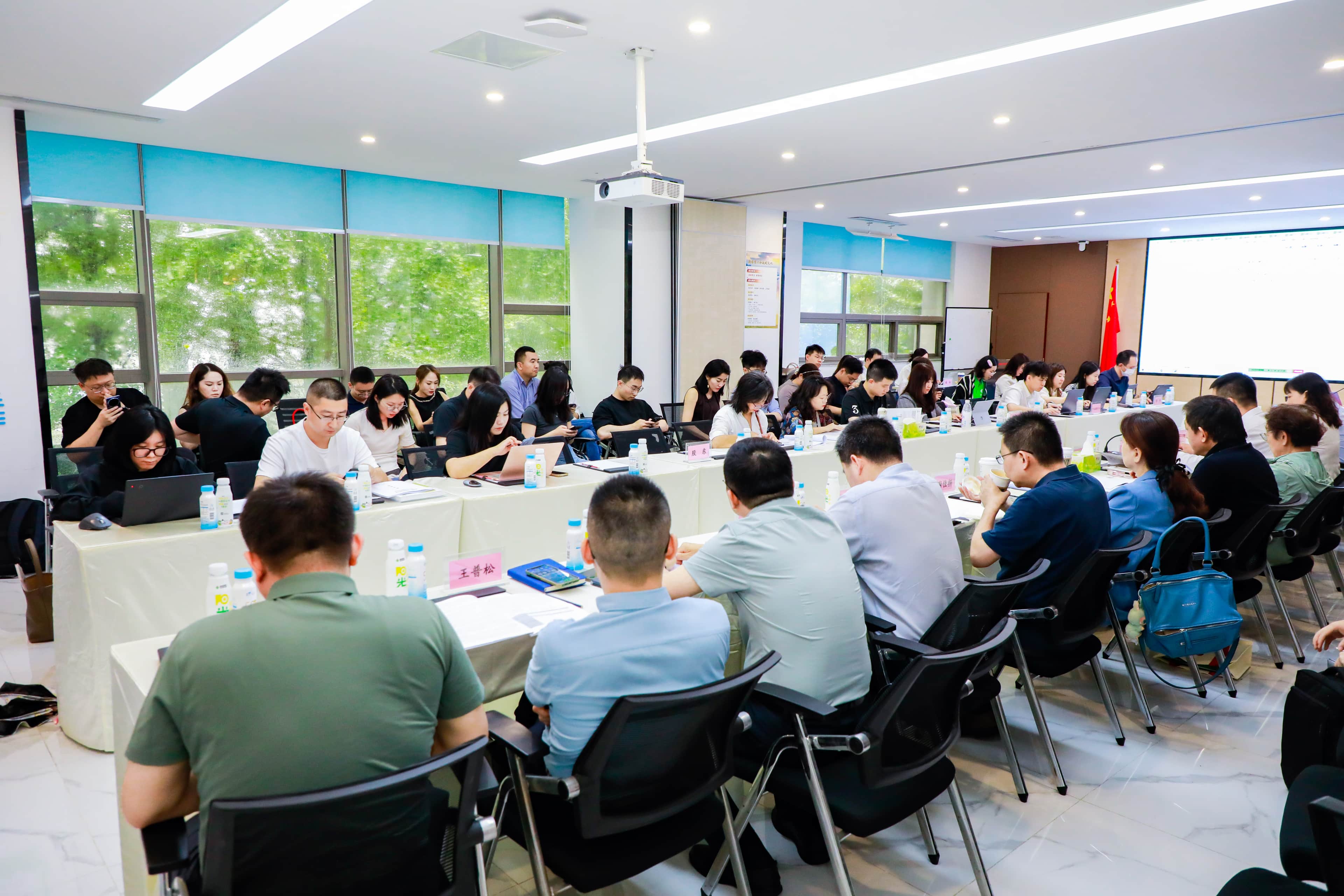 直击股东大会 | 公司已熬过猪周期以来最困难阶段 「出海」将成新希望第三增长极