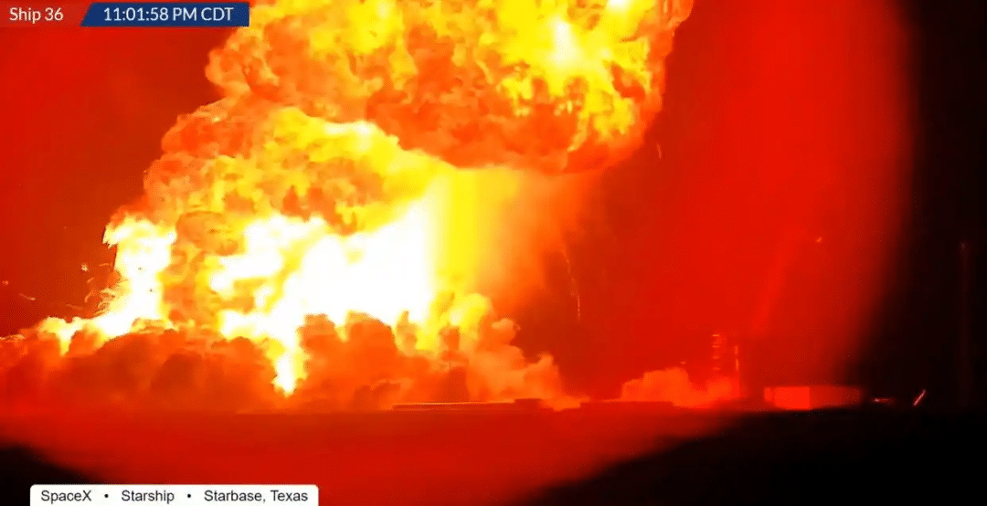 突发！发动机刚刚点火，「星舰」发生巨大爆炸，火球冲上天空