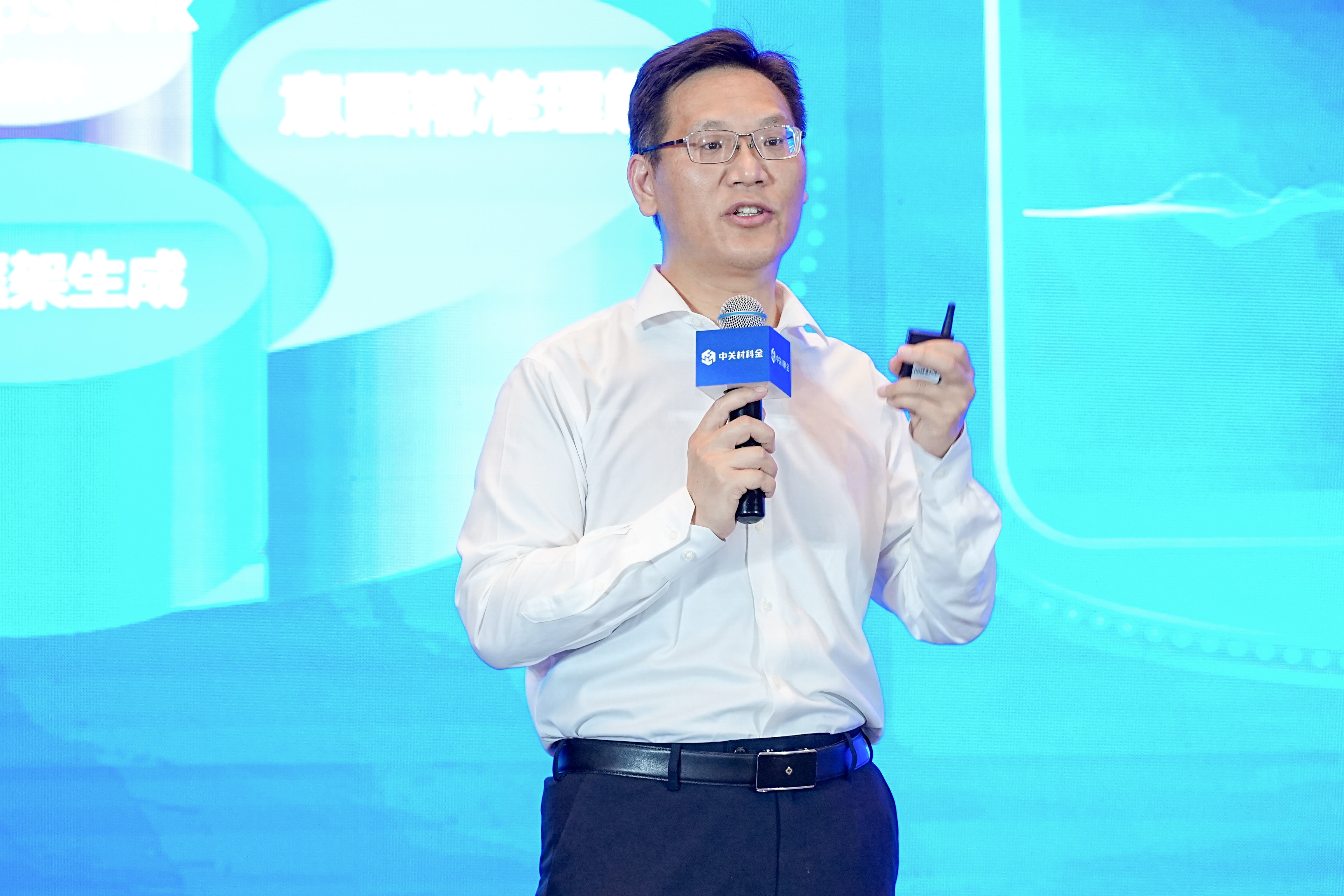 中关村科金总裁喻友平：基于大模型实现企业智能化，短则五到十年，长则十到二十年