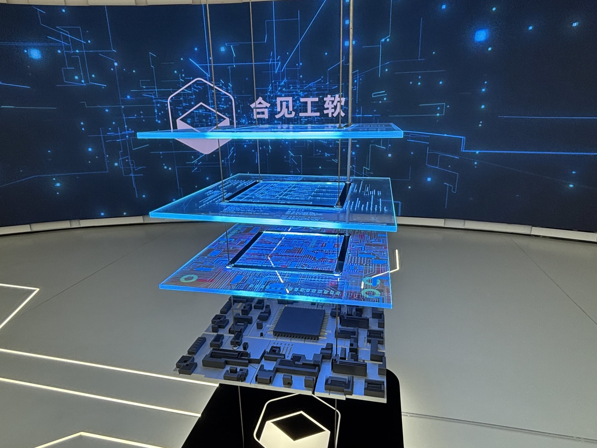 一线调研 | 科技金融新风向：银行授信少看财报多看「人」 助力企业以股权激励留住「人」