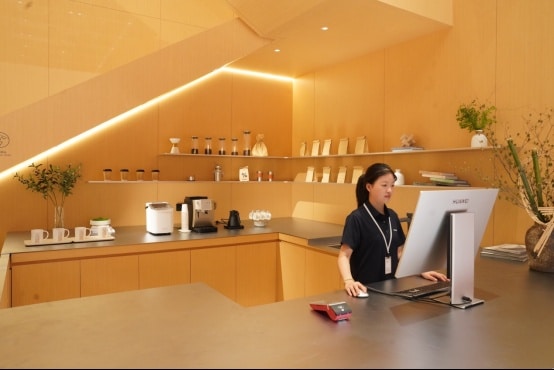 科技新空间落地城市文化地标：东郊记忆华为授权体验店盛大启幕