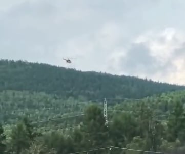 俄罗斯突发！搭载49人的失联客机坠毁地点被找到，机身燃烧，初步信息显示机上无人生还，救援人员正紧急前往现场