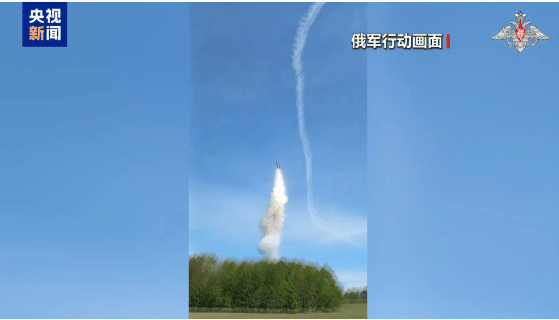 基辅遭无人机袭击！乌美通话，泽连斯基：富有成效！德总理：愿出资采购部分美方原计划援乌武器并转交乌方