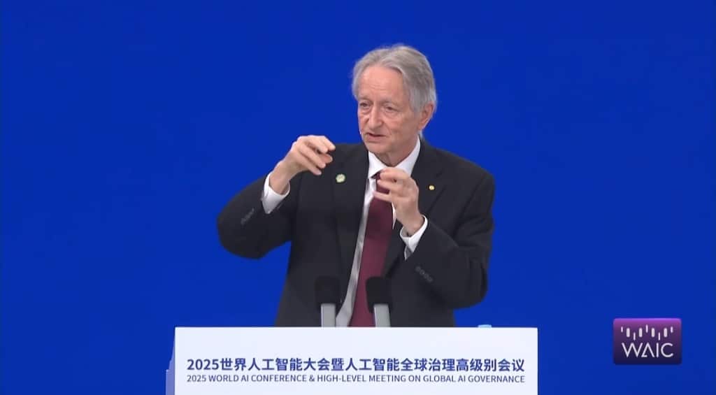 如何让AI帮助人类又不消灭人类？「AI教父」辛顿给出自己的答案