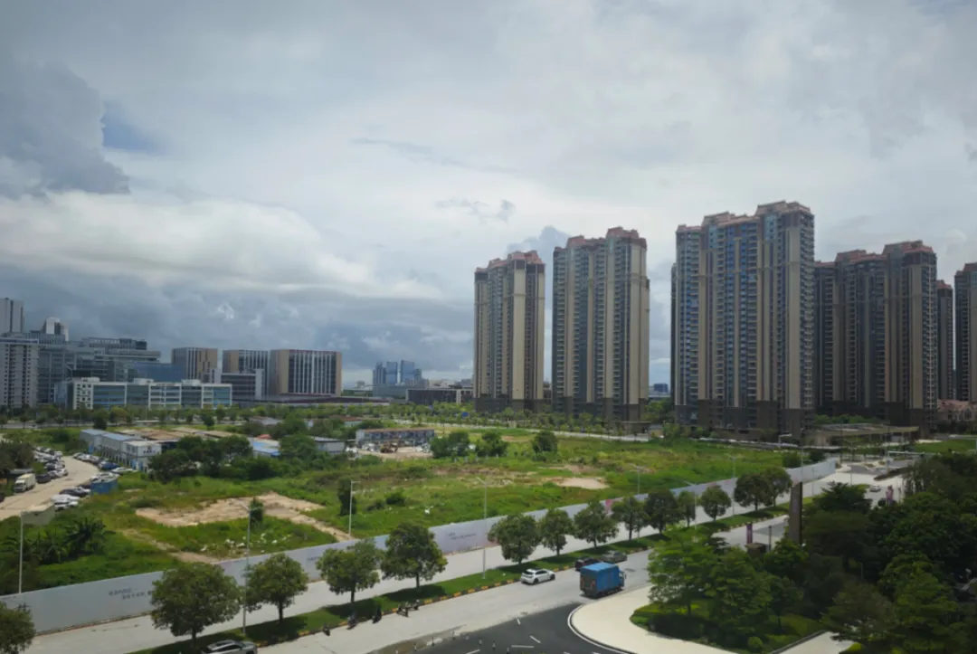 大桥通房价涨是「画饼」？深中通道通车一年，「饼」熟了，房还是不好卖