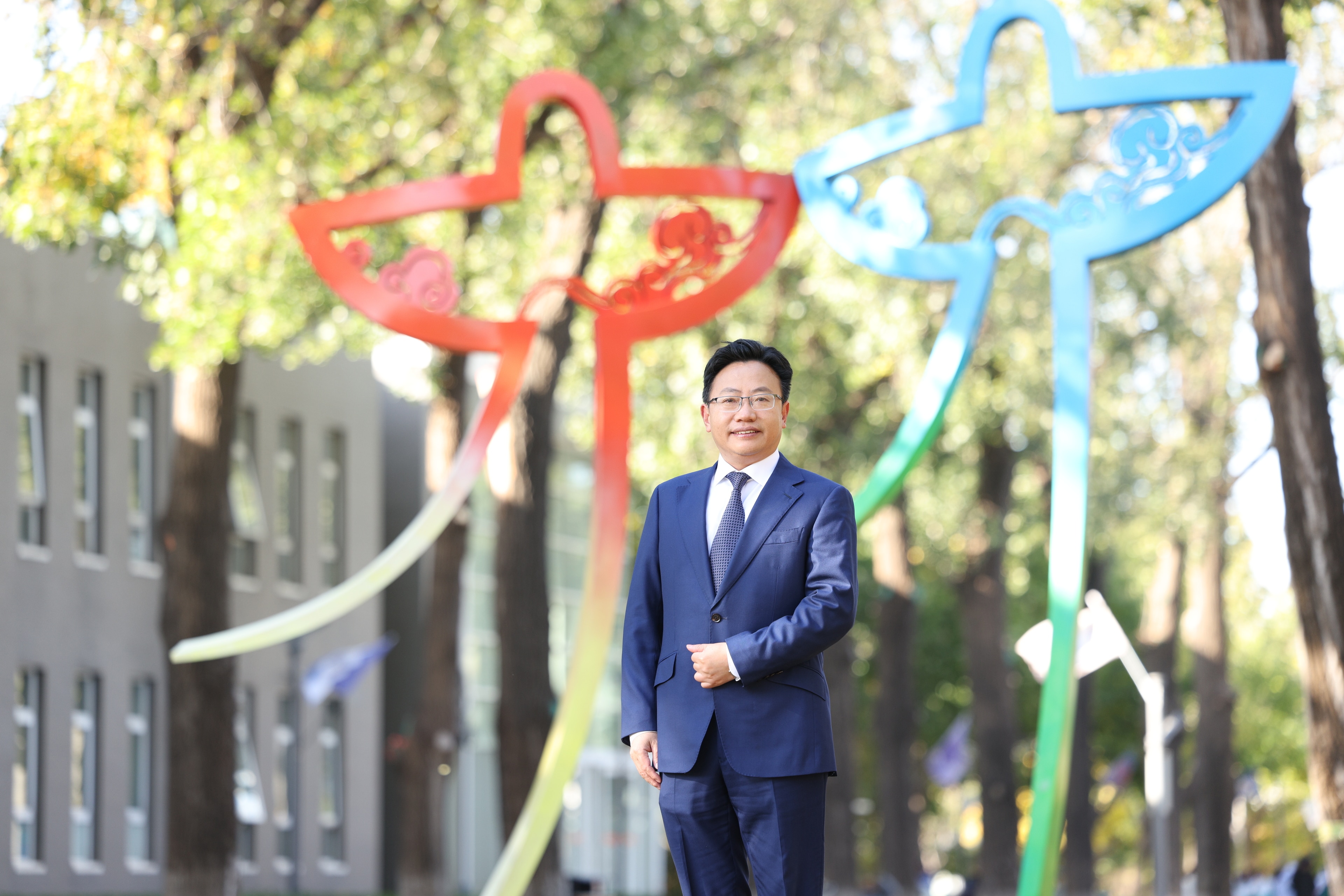 专访北京一零一中校长熊永昌：AI越强，大家越想赢在起跑线，但教育不是百米冲刺