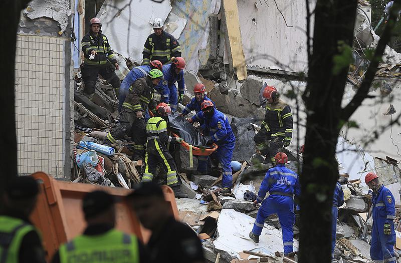 俄军首次！7月超6000架无人机直击乌军目标，超去年全年总和！俄罗斯称「攻下乌东重镇」，升起俄国旗，乌军回应