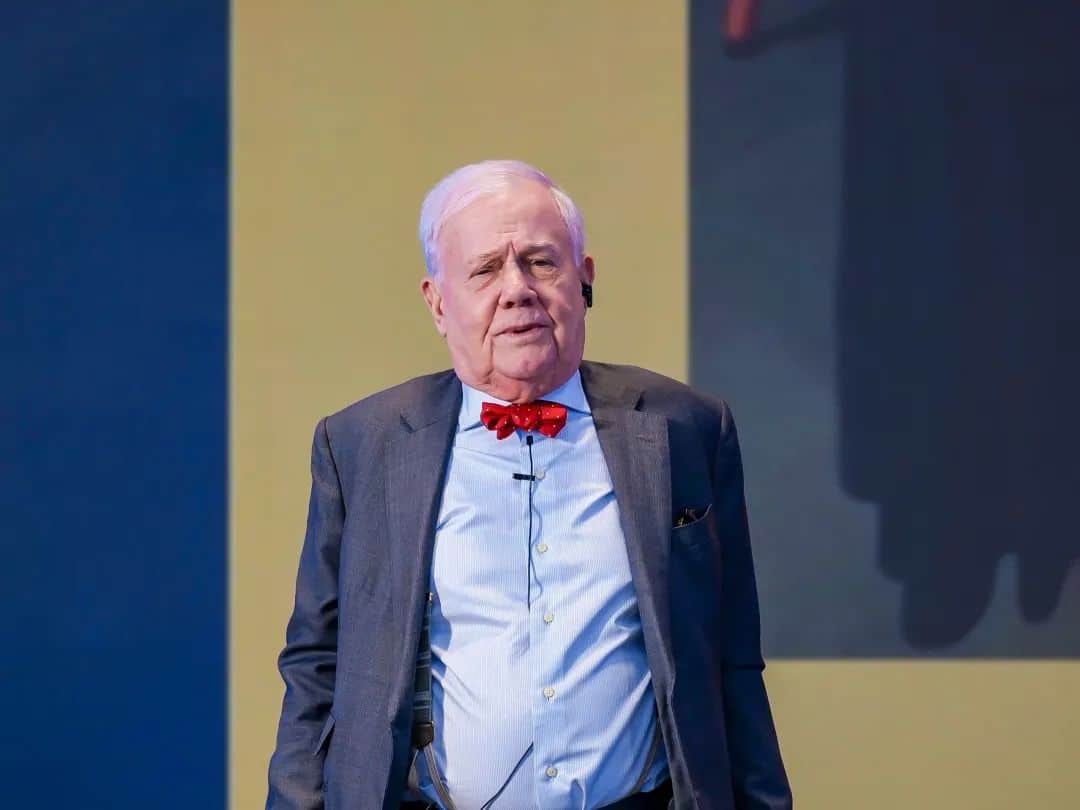 华尔街传奇大佬：已清空所有美国股票，目前持有中国股票和黄金白银！特朗普「对等关税」引恐慌，美股美元跳水，金价飙升