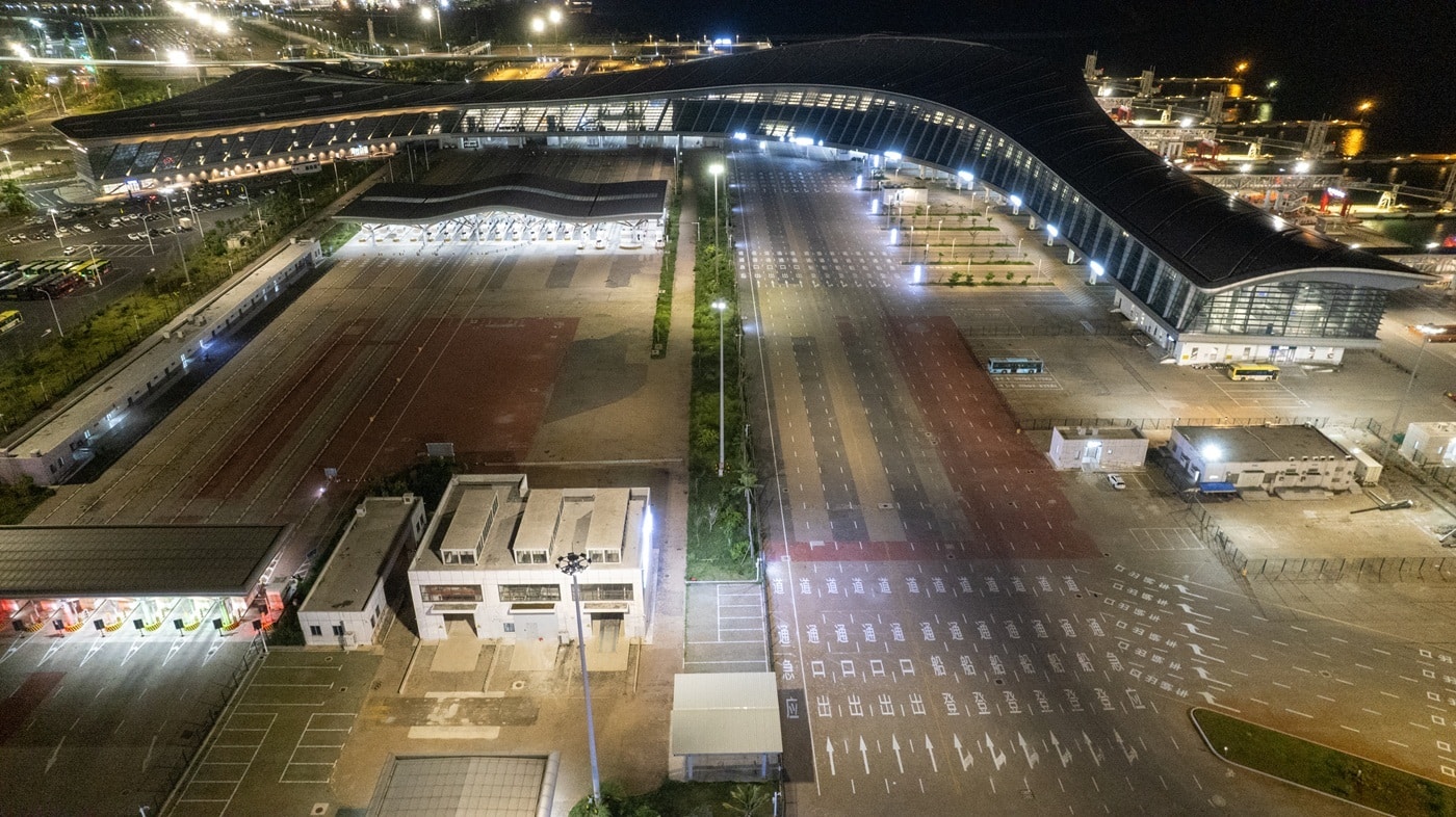 中央气象台三预警齐发，这些地区注意防范！三亚发布台风红色预警，全市实行「五停一关」措施