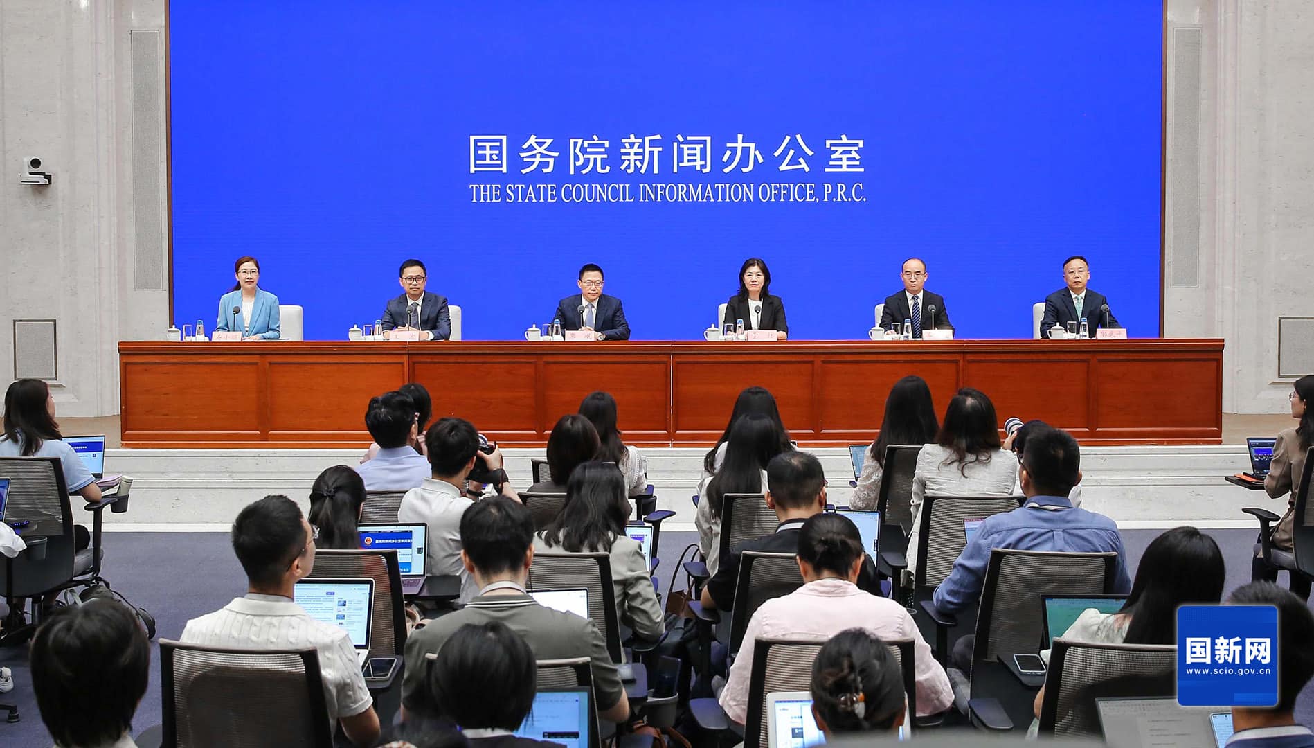 财政部、央行、金融监管总局重磅发声！办理消费贷贴息个人需要如何操作？财政部详解