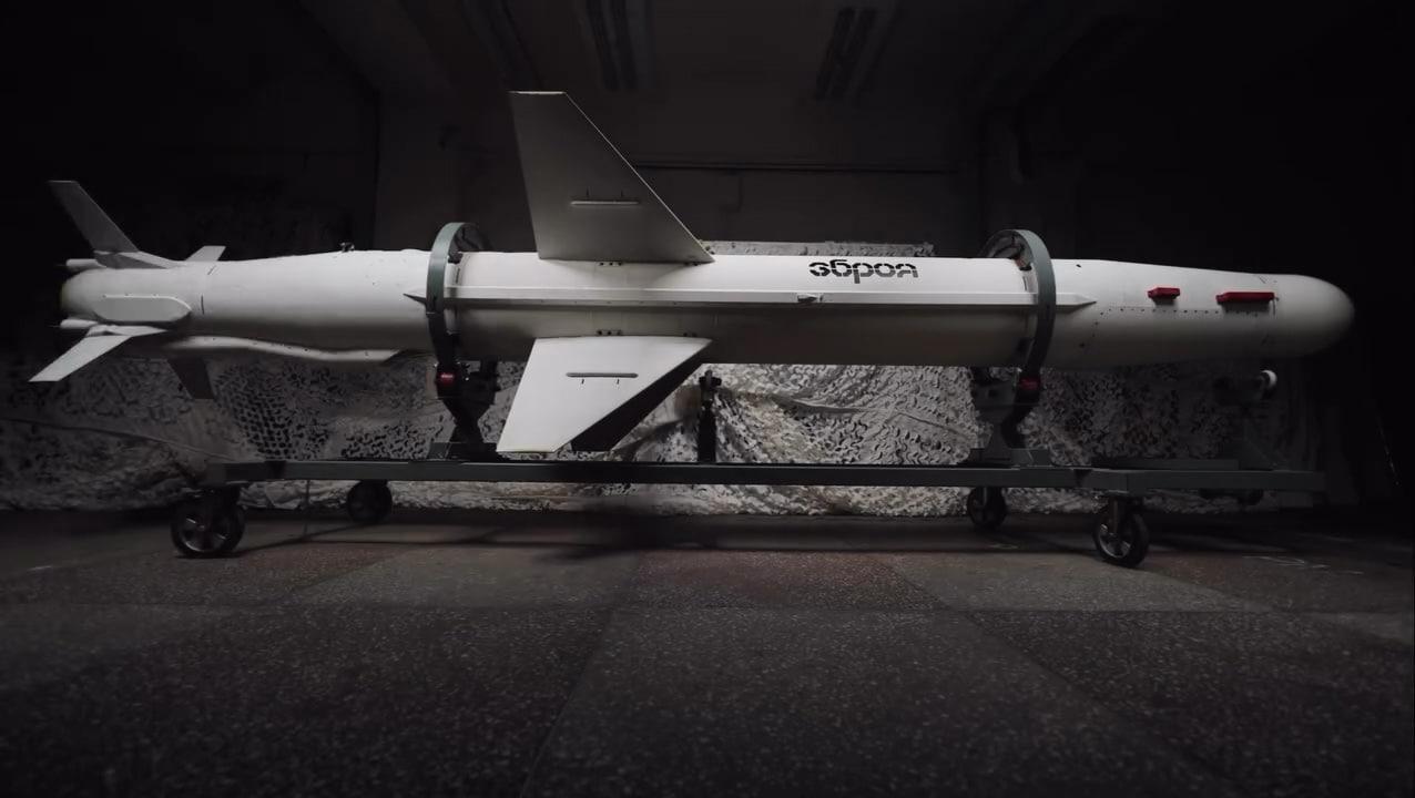 继「火烈鸟」后，乌克兰再公开新型远程「海王星」导弹！泽连斯基：将使用国产远程武器打击俄境内目标