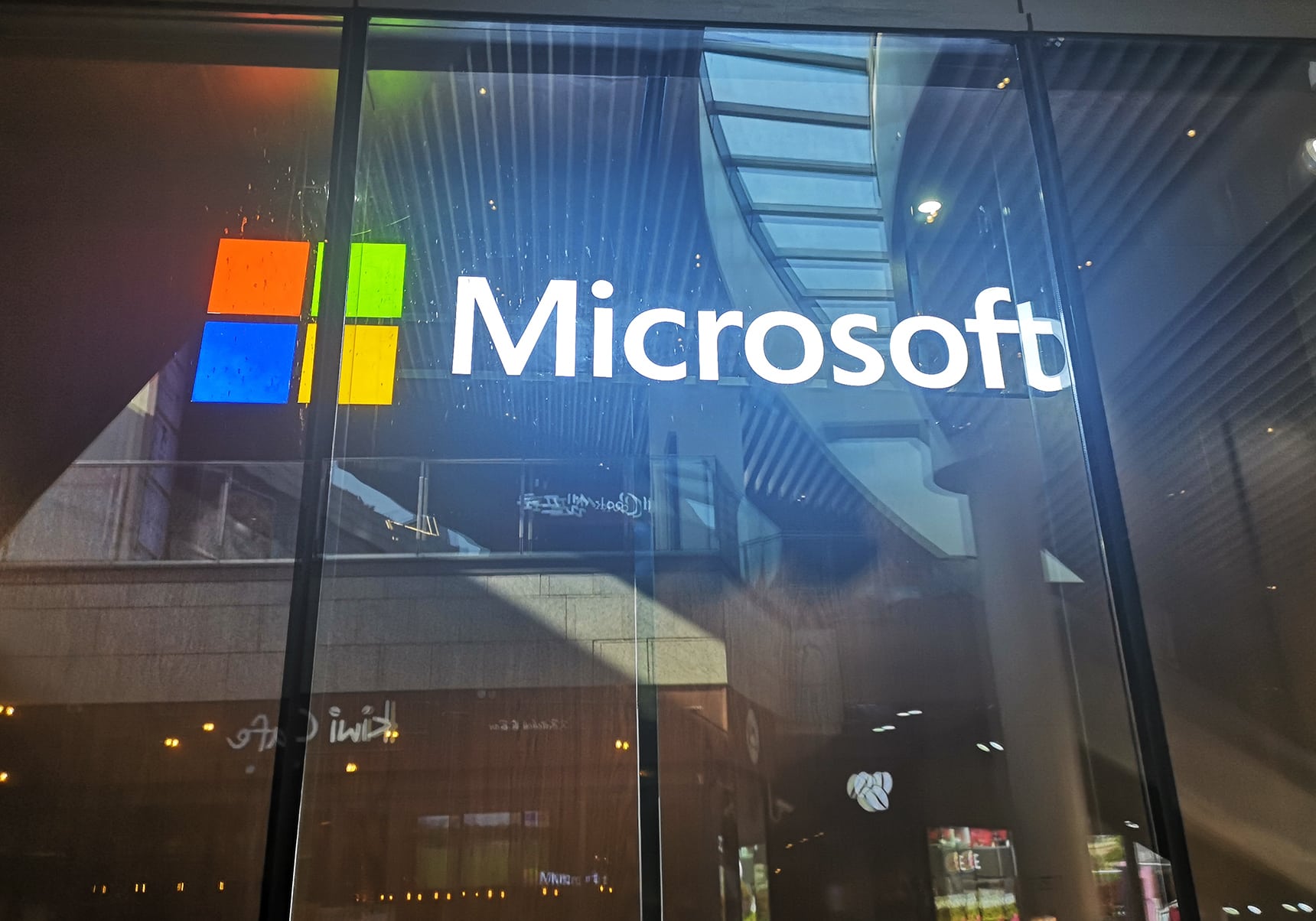 微软Bing API停服，搜索行业大洗牌！百度、腾讯、字节加速「卡位」AI搜索，竞逐6.85亿用户「新战场」