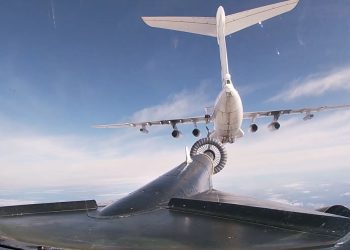 美国战斗机紧急升空拦截四架俄罗斯战机！发生了什么？普京最新发声，事关核设施