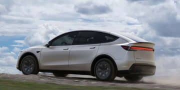 消息称特斯拉上周在国内交付900辆Model Y L 日均交付超过100辆