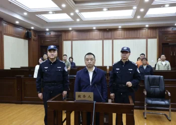 搞权色交易，收受茅台酒、现金等……「一手遮天」的管庆良，被判刑！当县长时他想方设法架空县委书记，当书记后又想方设法架空县长