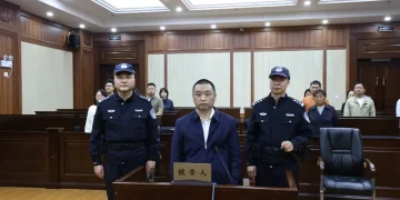 搞权色交易，收受茅台酒、现金等……「一手遮天」的管庆良，被判刑！当县长时他想方设法架空县委书记，当书记后又想方设法架空县长