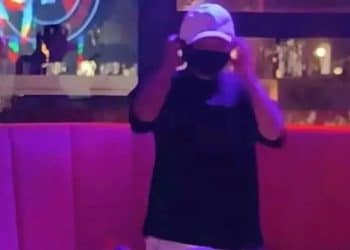 马云现身阿里园区酒吧，幕后「强势回归」？市值重回3万亿港元，阿里巴巴能「杀出」新天地吗？