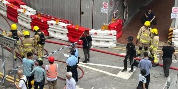 正在拆弹，已锯开外壳，6000人被紧急疏散！香港闹市发现美军二战时炸弹，内有227公斤TNT炸药，仍具备完整爆炸威力