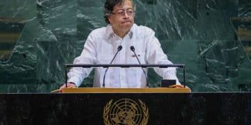 正参加联合国大会，这国总统签证被美国吊销！他在纽约街头支持巴勒斯坦，对美军士兵讲话：不要执行特朗普的命令，服从人类的命令