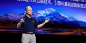 华为徐直军：到2027年昇腾超节点集群规模将达到百万卡级