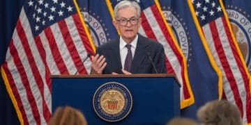 特朗普的「沉默48小时」：揭秘美联储降息背后 鲍威尔如何赢得一场11:1的独立性之战