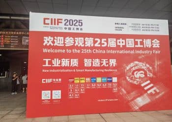 2025工博会解析新兴工业化「密码」：AI+ 工业母机 机器人重构制造未来