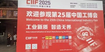 2025工博会解析新兴工业化「密码」：AI+ 工业母机 机器人重构制造未来