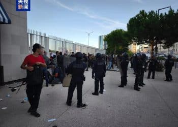 这国逾50万人罢工 其中首都约5.5万人 超300人被捕！发生了什么？