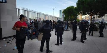 这国逾50万人罢工 其中首都约5.5万人 超300人被捕！发生了什么？