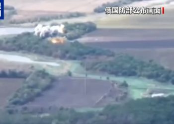 俄军通报：击落乌数百架无人机，控制一居民点！俄白联合军演继续，俄战机载弹飞行