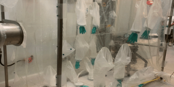 新药实验操作中两员工窒息死亡，调查报告公布！知名上市公司总裁被建议处罚，其年薪超190万元，公司曾因两女员工实验室互殴刷屏