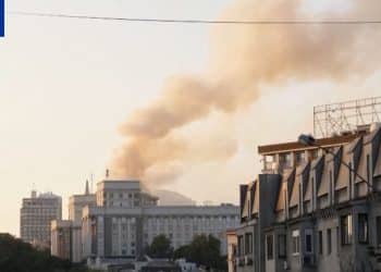 俄军动用超800架无人机袭击乌克兰，乌政府大楼首次遭袭？俄方最新回应