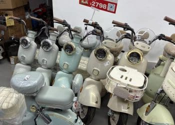 一线调查 | 电动自行车新国标实施前夜：旧标车涨价去库存，新标车难觅踪影