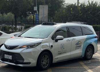 Robotaxi开进北京三环！记者亲测：复杂路况行驶「丝滑」，「一口价」无附加费